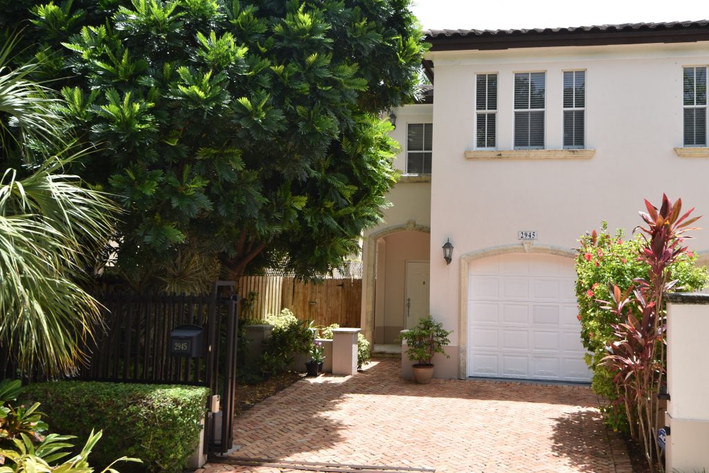 2945 Center Street Coconut Grove, Fl. 33133 Lifestyle Realty, Inc